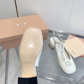 Обновленная версия miumiu весна-лето 2023 года： туфли-лодочки с к