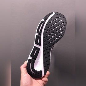 Nk Zoom Span 4 Амортизирующие кроссовки сетчатой поверхностью для