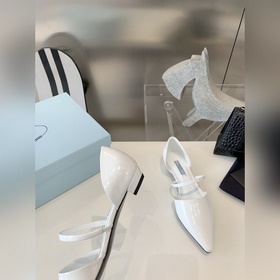 Новые весенние балетки Prada с открытым носком Логотип Prada укра
