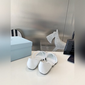 Новые весенние балетки Prada с открытым носком Логотип Prada укра