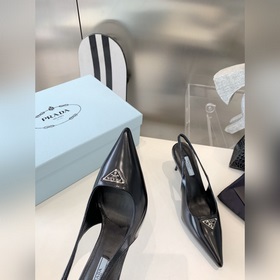 Покупка по доверенности PRADA 2023 весна, новейшая и популярная с