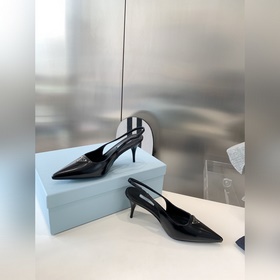 Покупка по доверенности PRADA 2023 весна, новейшая и популярная с