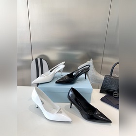 Покупка по доверенности PRADA 2023 весна, новейшая и популярная с