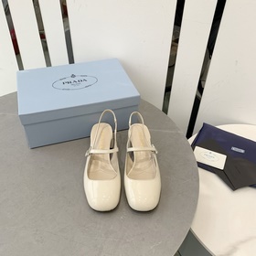 PRADA Новая коллекция весна-лето 2023 от Prada, впечатляет своим