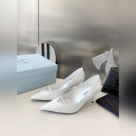 Заказ на покупку PRADA 2023 весна, новейшая и популярная серия, о