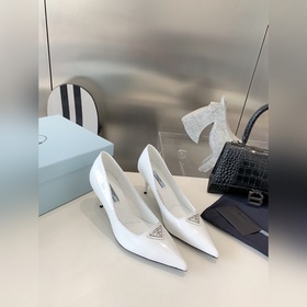 Заказ на покупку PRADA 2023 весна, новейшая и популярная серия, о