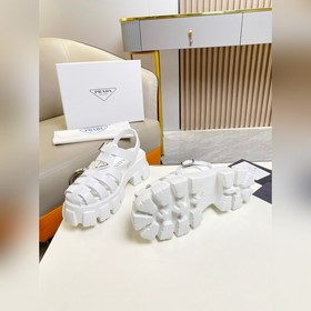 Весна-лето 2023. PRADA всегда знает, что нужно девушкам! Дизайн р