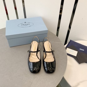 PRADA Новая коллекция весна-лето 2023 от Prada, впечатляет своим