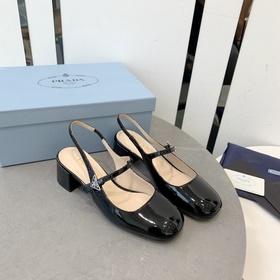 PRADA Новая коллекция весна-лето 2023 от Prada, впечатляет своим