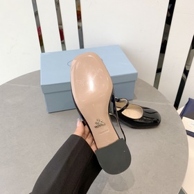 PRADA Новая коллекция весна-лето 2023 от Prada, впечатляет своим
