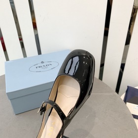 PRADA Новая коллекция весна-лето 2023 от Prada, впечатляет своим