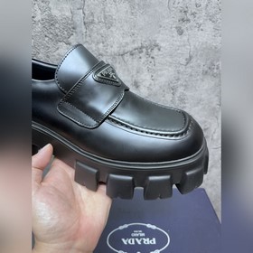 Новый треугольный логотип Prada из эмали, туфли с круглым носком,