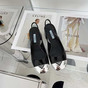 Сандалии Prada с толстым каблуком и задним ремешком | Высочайшее 