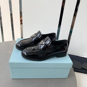 2023 PRADA Классические туфли-лодочки Слегка закругленный квадрат