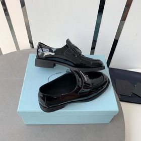 2023 PRADA Классические туфли-лодочки Слегка закругленный квадрат