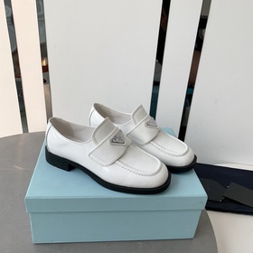 2023 PRADA Классические туфли-лодочки Слегка закругленный квадрат