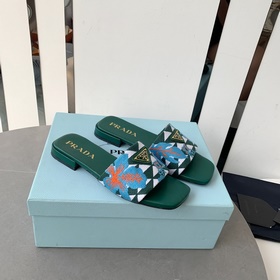 2023 — PRADA Плата с вышитыми цветами плоской подошвой, новейшая 