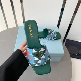 2023 — PRADA Плата с вышитыми цветами плоской подошвой, новейшая 