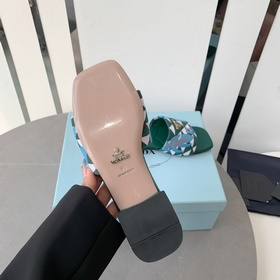 2023 — PRADA Плата с вышитыми цветами плоской подошвой, новейшая 