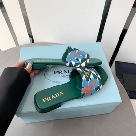 2023 — PRADA Плата с вышитыми цветами плоской подошвой, новейшая 