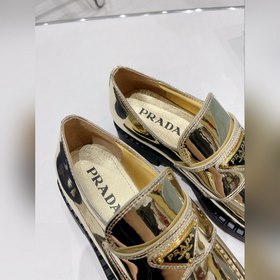 Prada 2023 Новогодняя коллекция. Ретро-лодочки с треугольной пряж