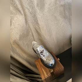 Prada. Официальный сайт Prada, новейшая модель лофей, высокое кач
