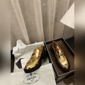 Prada. Официальный сайт Prada. Новейшая модель лофей. Высокое кач