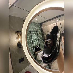 Prada. Официальный сайт Prada, новейшая модель лофей, высокое кач