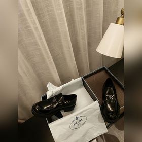 Prada. Официальный сайт Prada, новейшая модель лофей, высокое кач