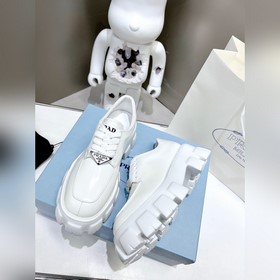 Высшая версия Новая модель черных туфель Prada из телячьей кожи 