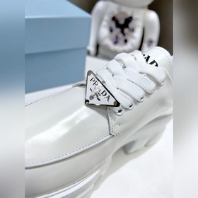 Высшая версия Новая модель черных туфель Prada из телячьей кожи 