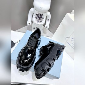 Высшая версия Новая модель Prada из черной кожи теленка с открыт