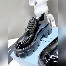 Высшая версия Новая модель Prada из черной кожи теленка с открыт