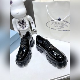 Высшая версия Новая модель Prada из черной кожи теленка с открыт