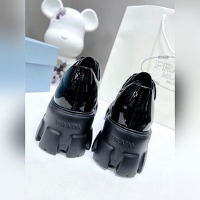 Высшая версия Новая модель Prada из черной кожи теленка с открыт