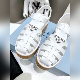 Очень популярные сандалии Prada 2023 из коллекции весна-лето с ри