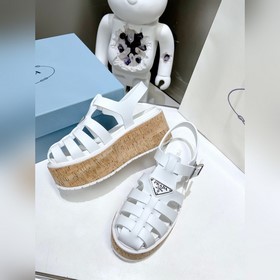 Очень популярные сандалии Prada 2023 из коллекции весна-лето с ри