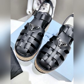Очень популярные сандалии Prada 2023 из коллекции весна-лето с ри