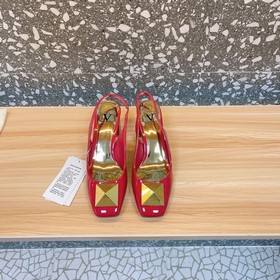 Высокие босоножки Valen*tino ONE STUD из коллекции Valentino. Уни