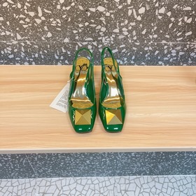 Высокие босоножки Valen*tino ONE STUD из серии ONE STUD. Уникальн