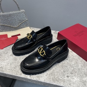 Новые лоферы Valentino 2023 ss Высокая подошва Открытый верх из т