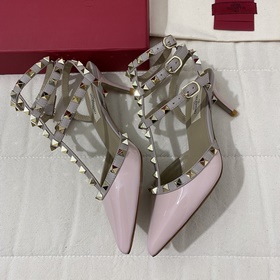 Классические туфли Valentino с заклепками, классическая модель от