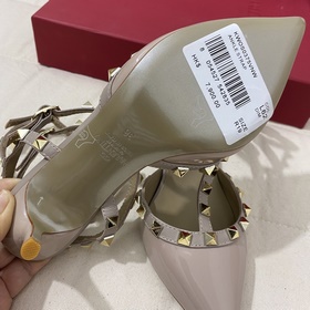 Классические туфли Valentino с заклепками, классическая модель от