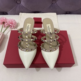 VALENTINO – высочайшее качество, сандалии Valentino VT с заклепка