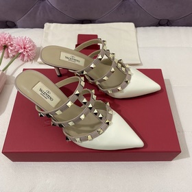 VALENTINO – высочайшее качество, сандалии Valentino VT с заклепка