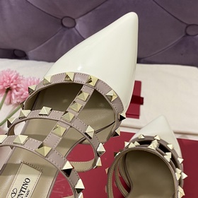 VALENTINO – высочайшее качество, сандалии Valentino VT с заклепка
