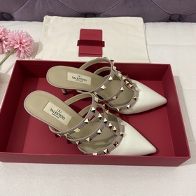VALENTINO – высочайшее качество, сандалии Valentino VT с заклепка