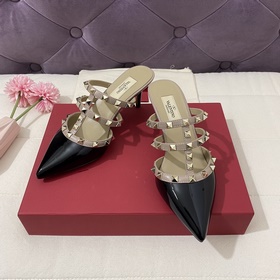 VALENTINO – высочайшее качество, сандалии Valentino VT с заклепка