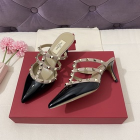 VALENTINO – высочайшее качество, сандалии Valentino VT с заклепка