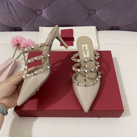 VALENTINO – высочайшее качество, сандалии Valentino VT с заклепка